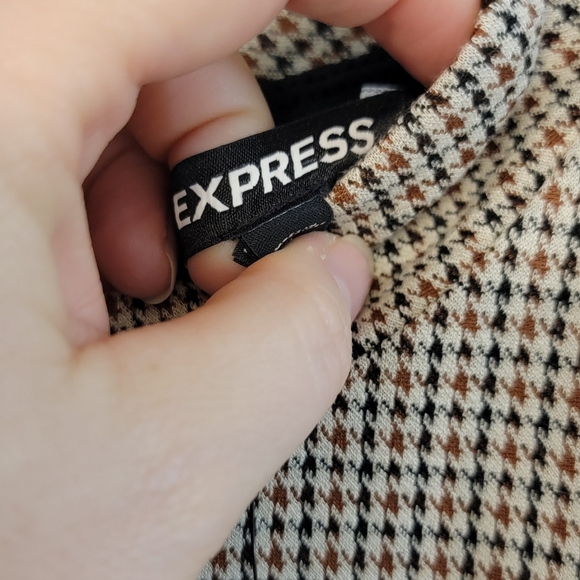 Express NWT Women's Mock Neck Wide Leg Jumpsuit in a Houndstooth Pattern XL - Picture 7 of 13